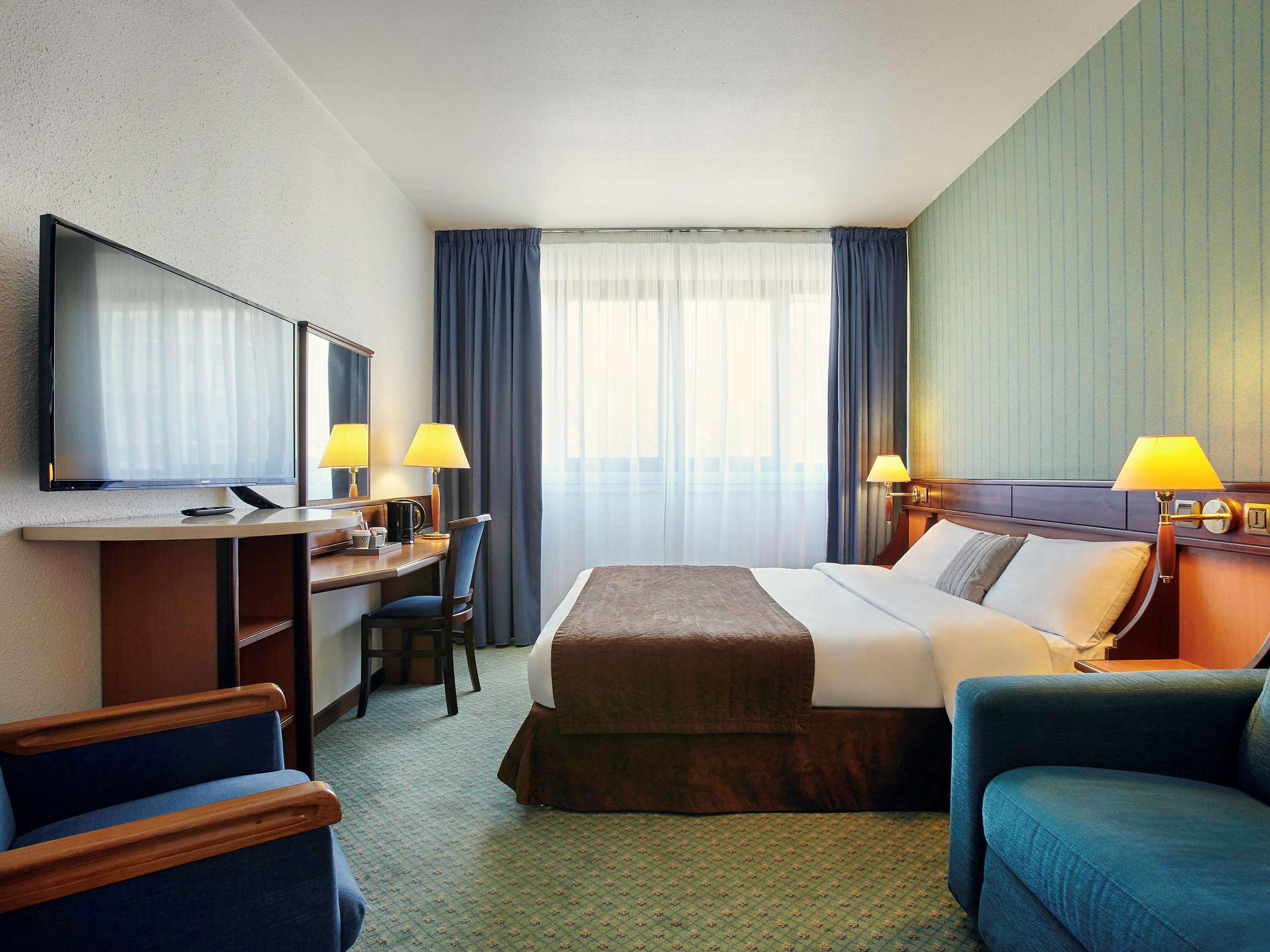 Mercure Versailles Paris Ouest Экстерьер фото